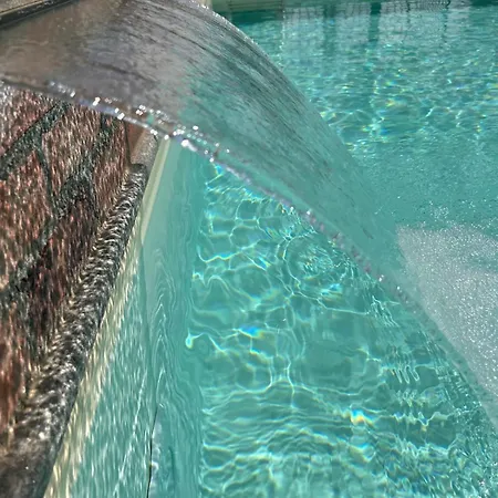 Alojamento de Acomodação e Pequeno-almoço Antilia 3*